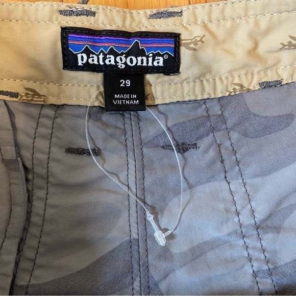 Patagonia Men’s Grey Camouflage Lightweight Shorts Size 29 - Picture 4 of 11